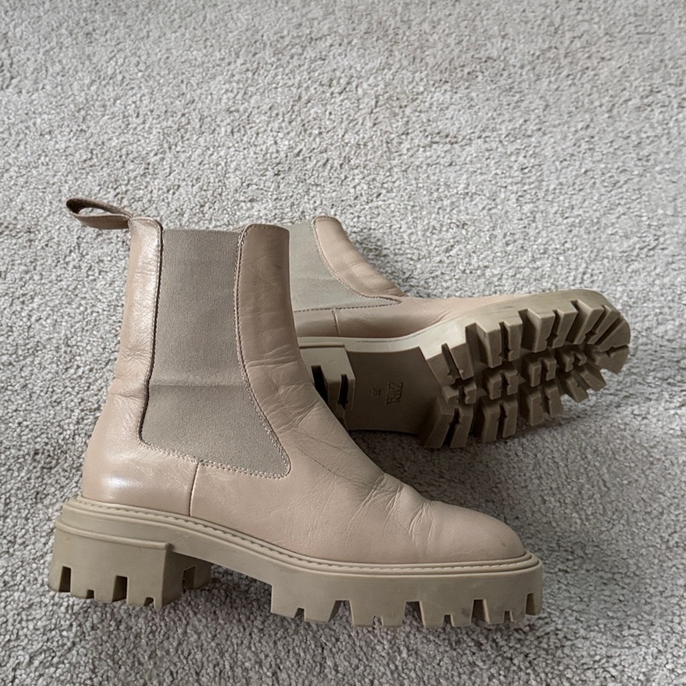 Zara Leather Boots Ecru Ivory Track Soles Chelsea EU36 Chunky Sole Boots - Picture 13 of 14